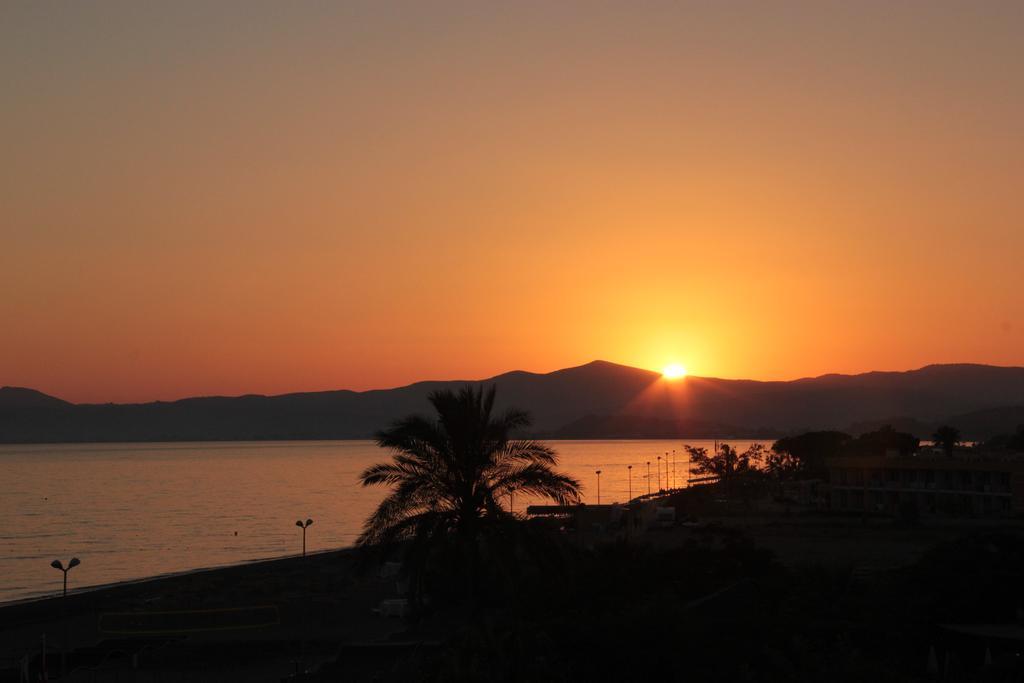 Gumuldur Mavi Deniz Hotel Экстерьер фото
